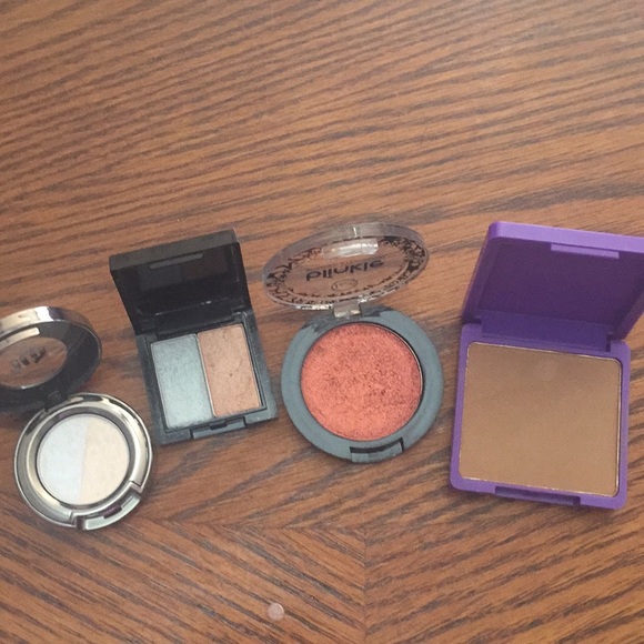 Makeup Bundle - Picture 3 of 8